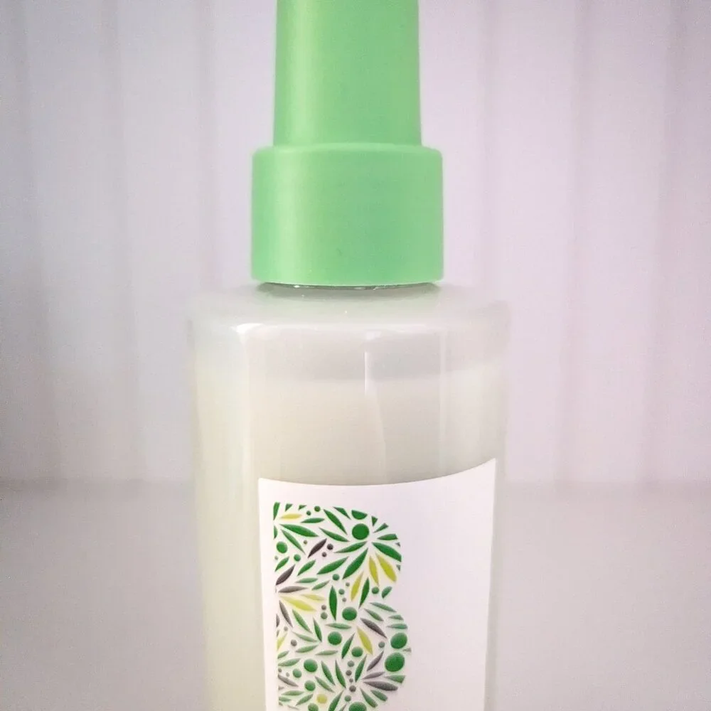 Briogeo - Superfoods Avocado + Kiwi Mega Moisture 3-in-1 Leave-In Spray - Picture 3 of 3